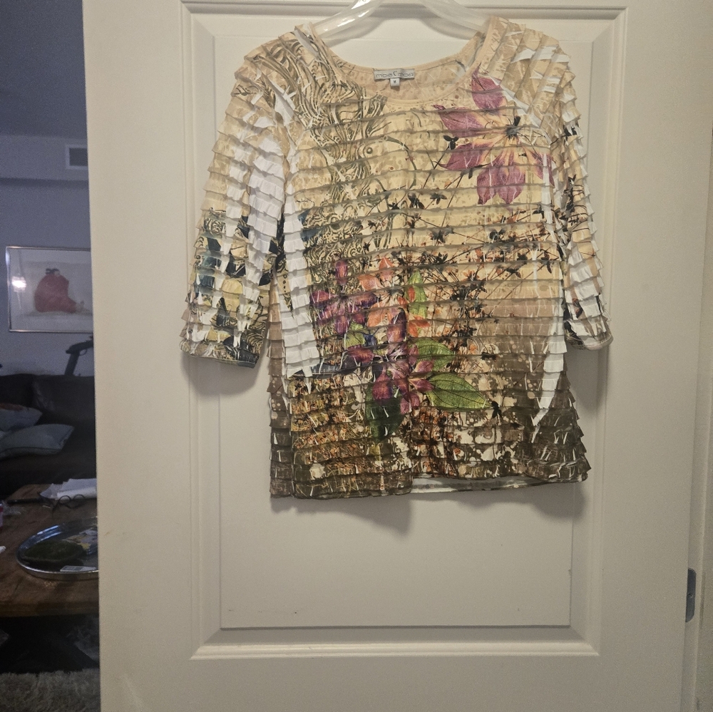 Shirt - Picture 1 of 5